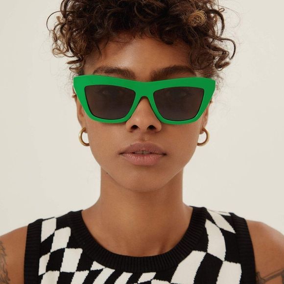 Bottega Veneta BV1121S 005 Sunglasses Green Cat Eye Unisex - Picture 3 of 11